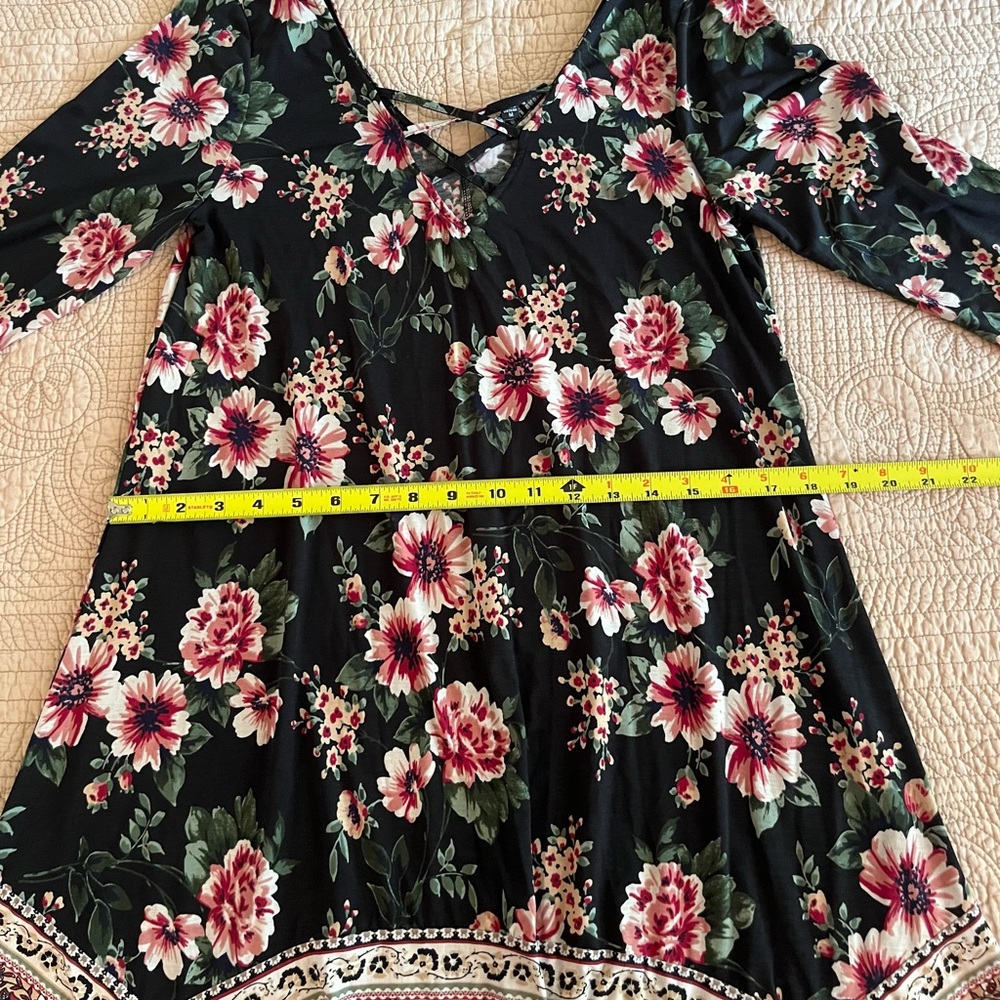 Dress - Picture 9 of 10